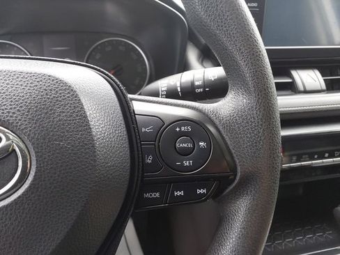 Used 2019 Toyota RAV4 XLE AWD/4WD image 19