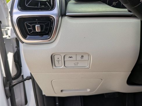 Certified 2023 Kia Sorento SX FWD image 30