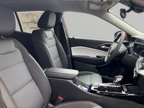 New 2026 Chevrolet Trax LT image 13
