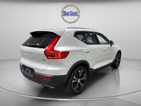 Used 2019 Volvo XC40 T4 Inscription image 5