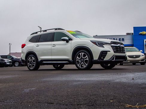 Used 2023 Subaru Ascent Touring image 9