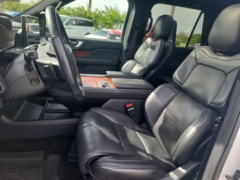 Certified 2023 Lincoln Navigator L Reserve AWD/4WD image 19