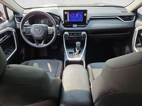 Used 2025 Toyota RAV4 XLE FWD image 18