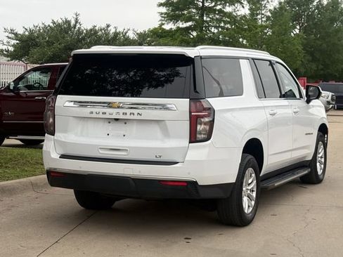 Used 2024 Chevrolet Suburban LT RWD image 4