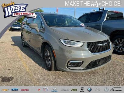 Used 2022 Chrysler Pacifica Touring-L