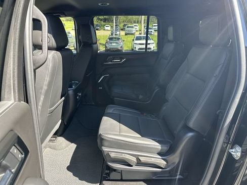 Used 2025 GMC Yukon XL Denali AWD/4WD image 25