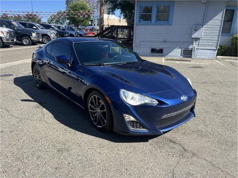 Used 2013 Scion FR-S RWD image 3
