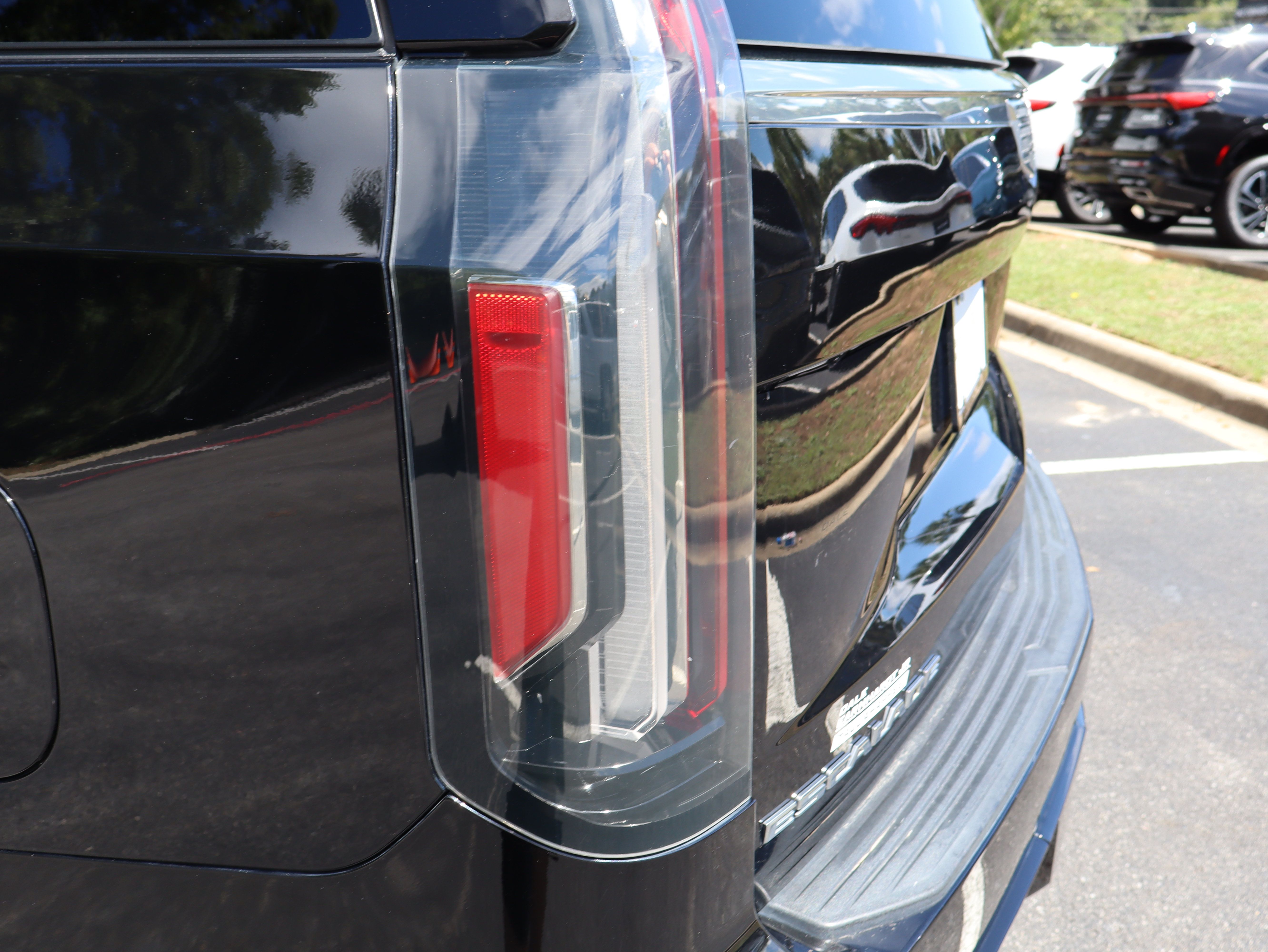 Used 2023 Cadillac Escalade ESV Premium Luxury w/ LPO, Radiant Package AWD/4WD image 48