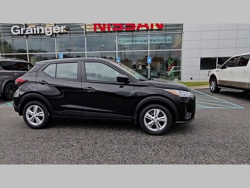 New 2025 Nissan Kicks Play S image 33