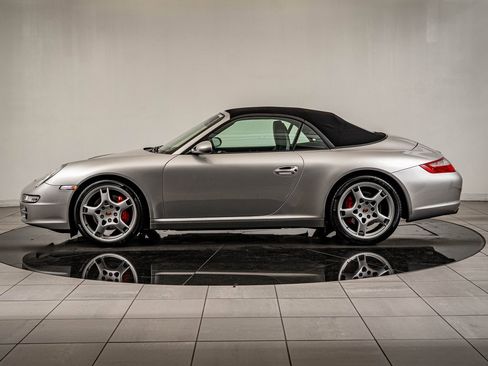 Used 2005 Porsche 911 Carrera S image 2