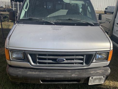 Used 2003 Ford E-350 and Econoline 350 Club Wagon image 1