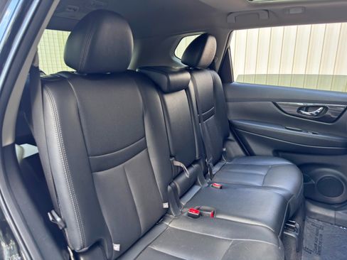 Used 2019 Nissan Rogue SL w/ Premium Package AWD/4WD image 38