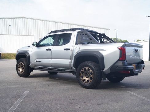 Used 2024 Toyota Tacoma 4x4 Double Cab Hybrid image 3