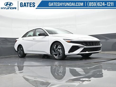 Used 2025 Hyundai Elantra Sport FWD image 42