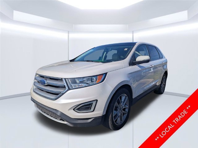 Used 2017 Ford Edge Titanium w/ Equipment Group 301A FWD image 2