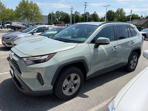 Used 2022 Toyota RAV4 XLE w/ Convenience Package AWD/4WD image 1