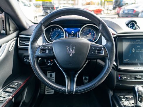 Used 2018 Maserati Ghibli S GranSport Q4 AWD/4WD image 18