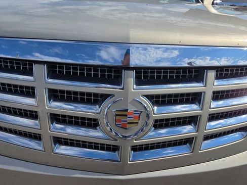 Used 2009 Cadillac Escalade ESV AWD image 48