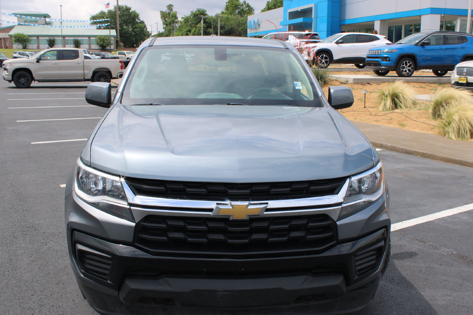 Used 2022 Chevrolet Colorado W/T AWD/4WD image 3