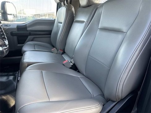 Used 2018 Ford F550 2WD Regular Cab Super Duty image 19