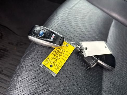 Used 2017 Subaru Outback 3.6R Limited image 33