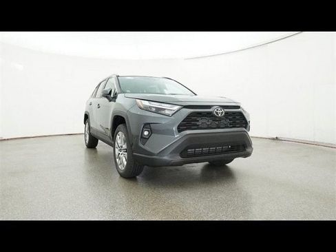 Used 2025 Toyota RAV4 XLE Premium image 22
