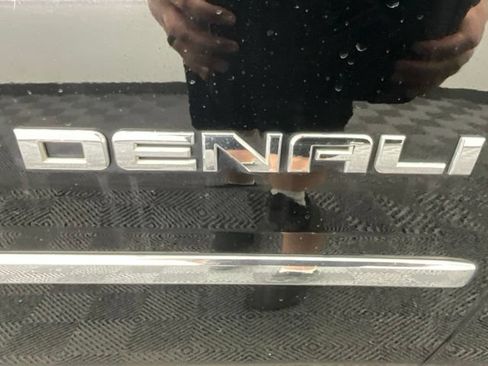 Used 2019 GMC Yukon XL Denali w/ Denali Ultimate Package AWD/4WD image 21