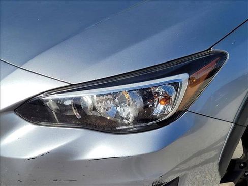 Used 2019 Subaru Crosstrek 2.0i Premium w/ Moonroof Package image 7