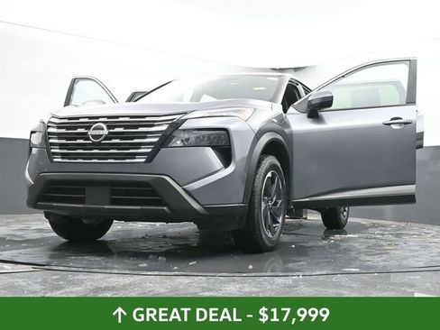 Used 2024 Nissan Rogue SV image 70