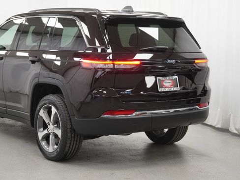 Certified 2022 Jeep Grand Cherokee Limited 4xe image 16