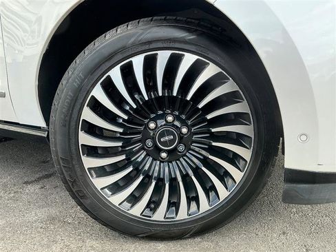 Used 2018 Lincoln Navigator Black Label w/ Cargo Package image 16