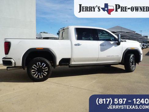 Used 2025 GMC Sierra 2500 Denali Ultimate w/ Max Trailering Package image 5