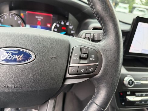 Used 2020 Ford Explorer XLT w/ Equipment Group 202A AWD/4WD image 16