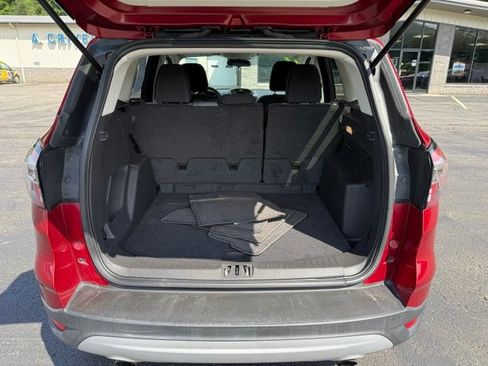 Used 2017 Ford Escape SE AWD/4WD image 5