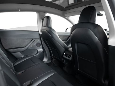 Used 2022 Tesla Model Y Performance image 22