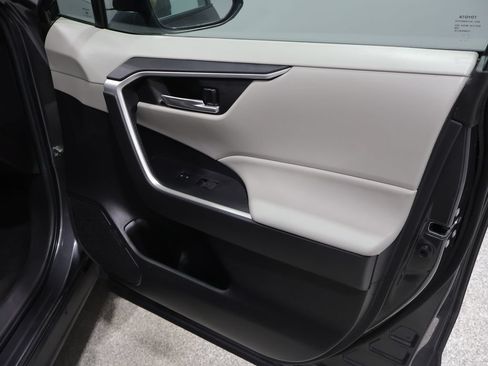 Used 2023 Toyota RAV4 XLE AWD/4WD image 22