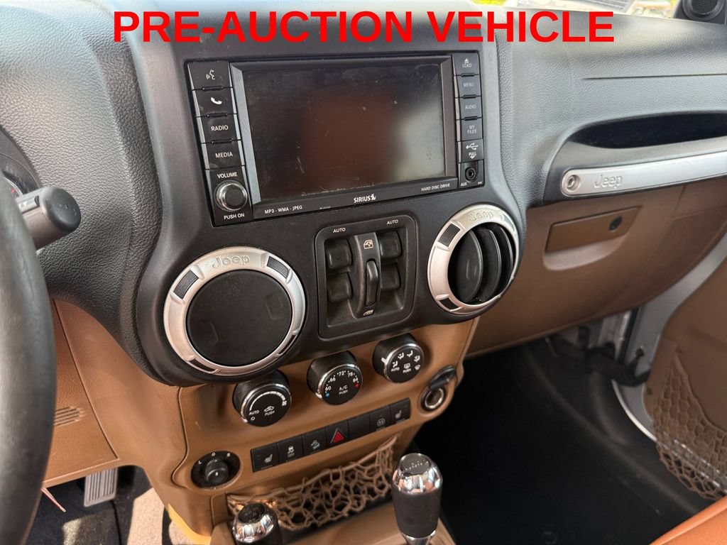 Used 2011 Jeep Wrangler Unlimited Sahara w/ Connectivity Group AWD/4WD image 17
