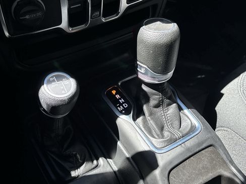 Certified 2023 Jeep Wrangler Unlimited AWD/4WD image 26