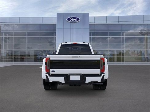 New 2026 Ford F450 Platinum w/ FX4 Off-Road Package image 5