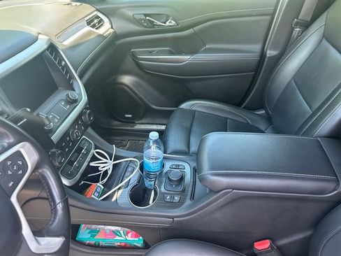 Used 2021 GMC Acadia SLT w/ Technology Package AWD/4WD image 11
