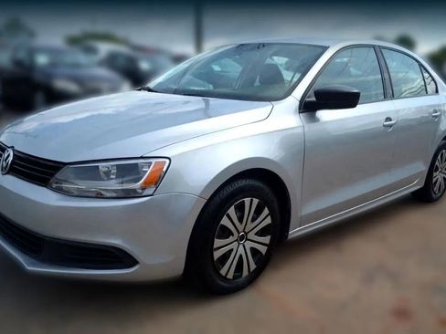 Used 2014 Volkswagen Jetta S image 3