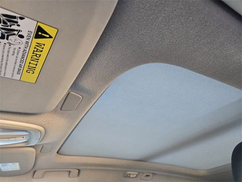 Used 2025 Volvo XC40 B5 Core image 33