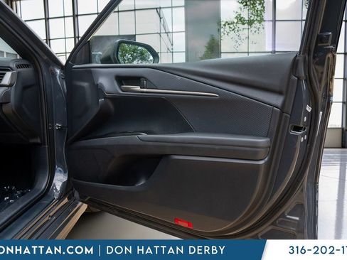 Used 2025 Toyota Camry SE FWD image 28