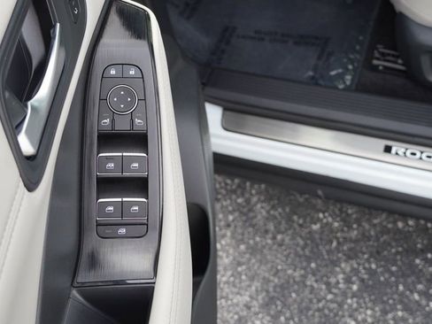 Used 2024 Nissan Rogue SL w/ SL Premium Package image 15