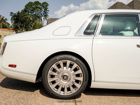 Used 2020 Rolls-Royce Phantom Sedan RWD image 10
