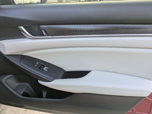 Used 2019 Honda Accord EX-L image 34
