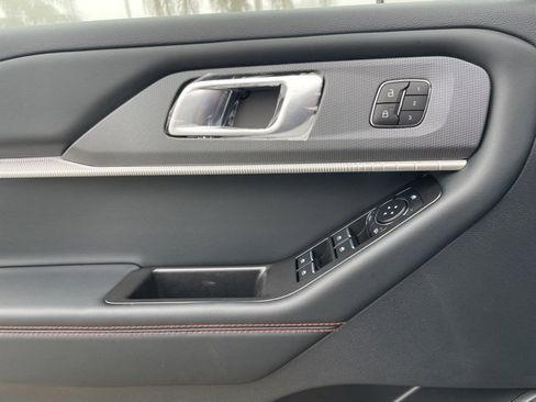 New 2026 Ford Explorer ST-Line w/ ST-Line Street Pack image 19