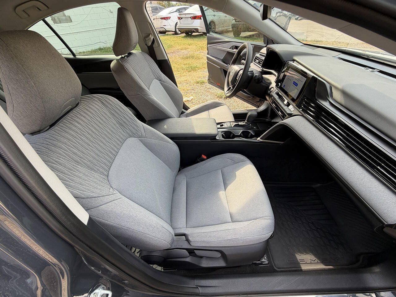 Used 2025 Toyota Camry LE w/ Convenience Package FWD image 32