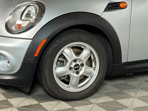 Used 2011 MINI Cooper Hardtop image 4