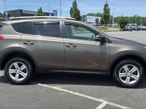 Used 2014 Toyota RAV4 XLE FWD image 3